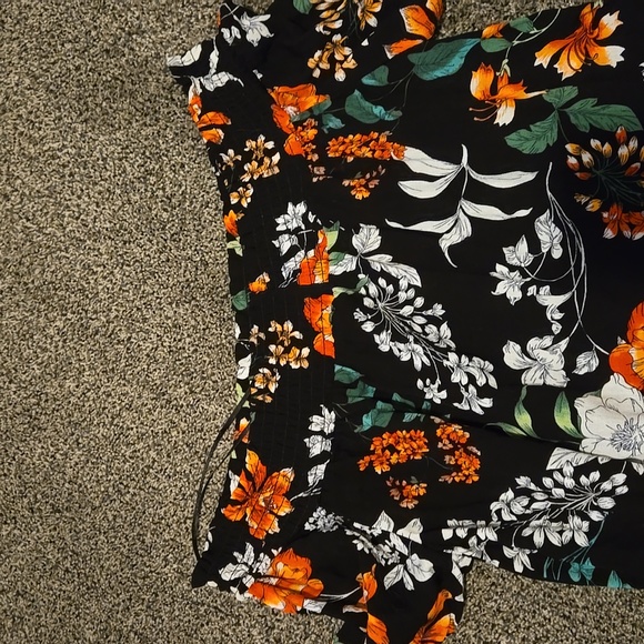 WOMEN'S MEDIUM OFF SHOULDER LONG SLEEVE CROP TOP FLORAL - Picture 7 of 8